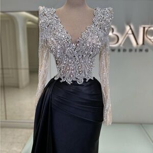 Work once size 10 one of a kind me dress made into square shape .